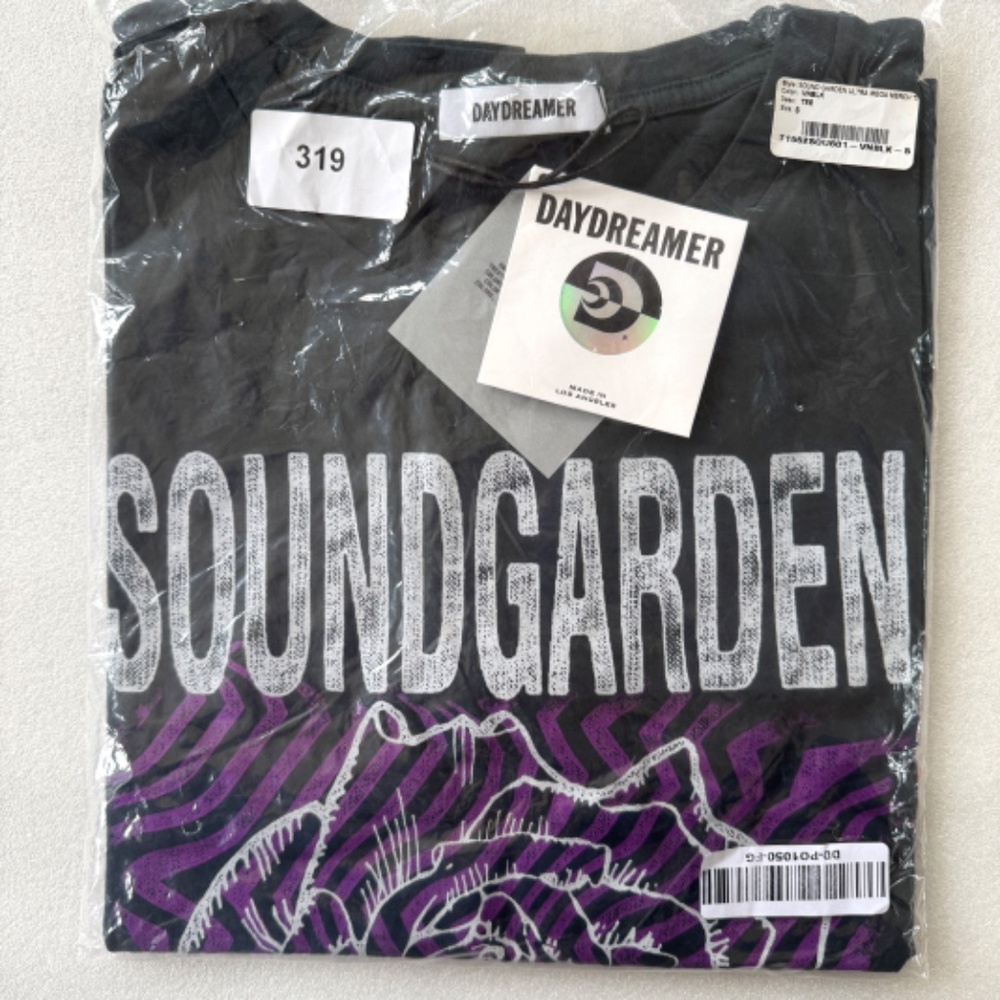 Daydreamer Soundgarden UltraMega Merch Tee - Picture 3 of 9
